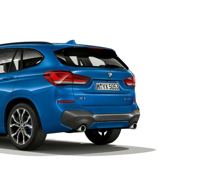 BMW X1, M Sport-útfærsla, skásett sjónarhorn á afturhluta BMW X1, M Sport-útfærsla, skásett sjónarhorn á afturhluta innanhúss