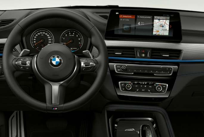 BMW X1, M Sport-útfærsla, innanrými BMW X1, M Sport-útfærsla, innanrými með áherslu á ökumannsrými