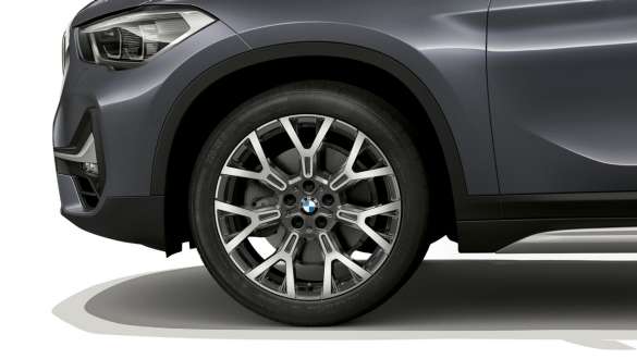 19" létt álfelga á BMW X1 F48 LCI BMW X1 F48 LCI, nærmynd af léttum 19" álfelgum