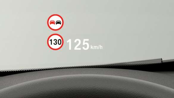 BMW X1 F48, BMW-sjónlínuskjár BMW X1 F48 LCI, innanrými með áherslu á BMW-sjónlínuskjáinn