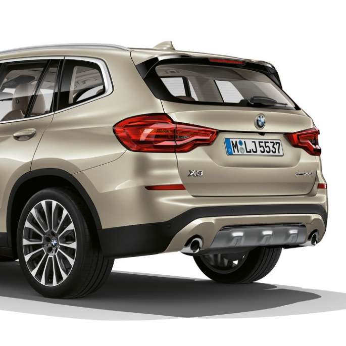 BMW X3 M40i, Luxury Line-útfærsla, skásett sjónarhorn á afturhluta BMW X3 M40i, Luxury Line-útfærsla, skásett sjónarhorn á afturhluta