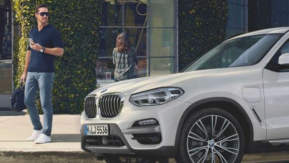 BMW X3 xDrive30e, hljóðviðvörun fyrir gangandi vegfarendur BMW X3 xDrive30e, hljóðviðvörun fyrir gangandi vegfarendur