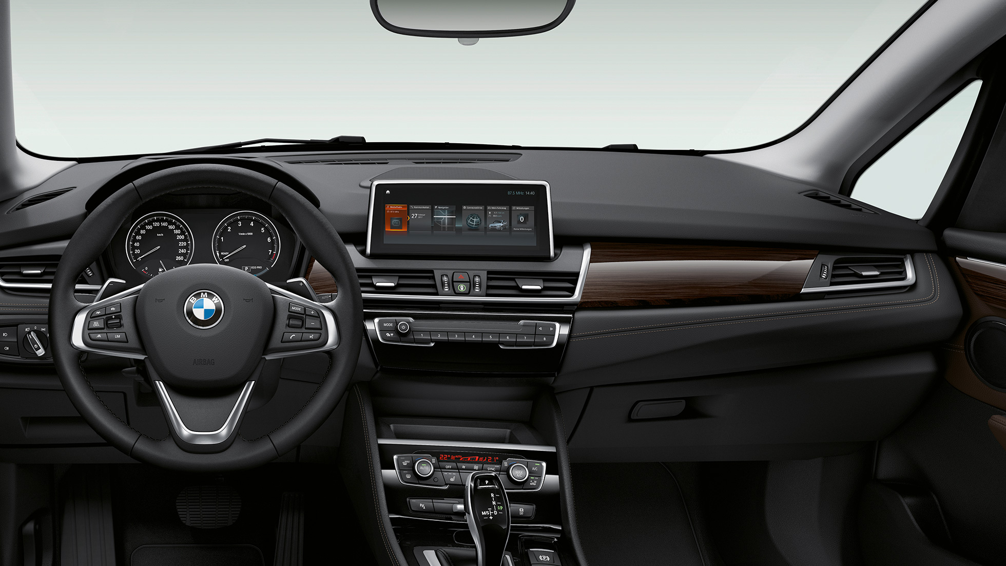 Ökumannsrými í Luxury Line-útfærslu BMW 2 Series Active Tourer Ökumannsrými í Luxury Line-útfærslu BMW 2 Series Active Tourer 225i xDrive F45 2018