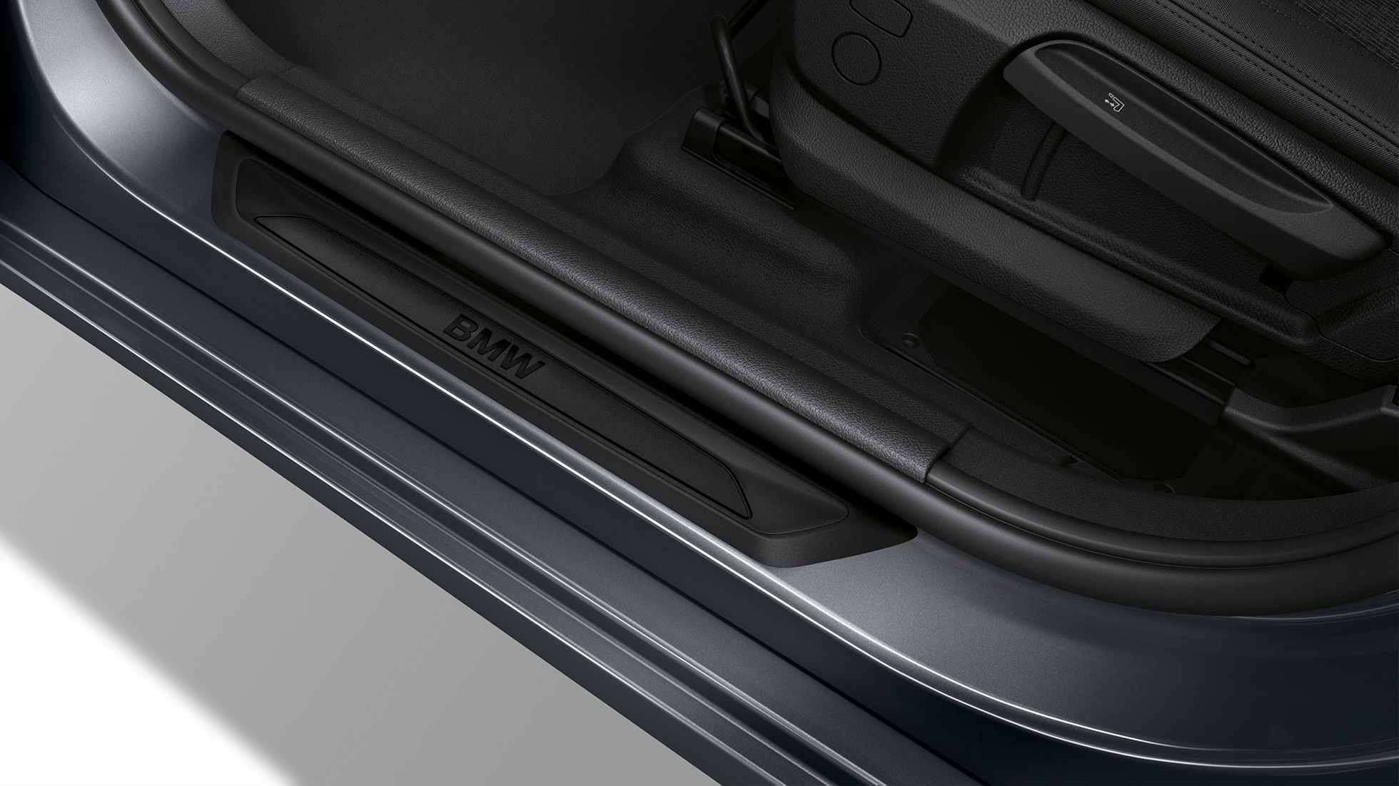 Sílsalistar á Advantage-útfærslu BMW 2 Series Active Tourer Sílsalistar á grásanseruðum BMW 2 Series Active Tourer 218i F45 2018