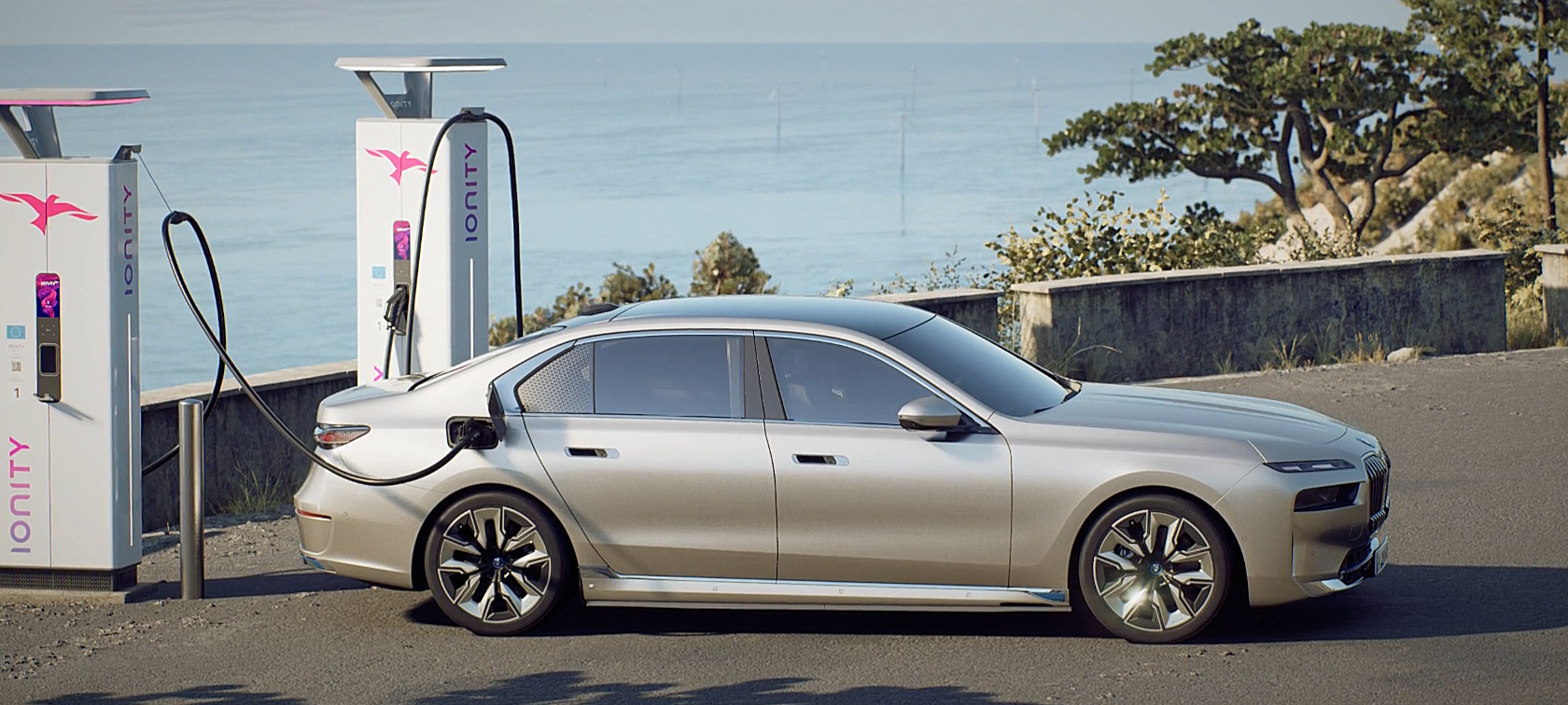 BMW i7 Sedan G70, myndbrot sem sýnir öll helstu atriði um hleðslu BMW i7 Sedan G70, myndbrot sem sýnir öll helstu atriði um hleðslu heima og á ferðinni
