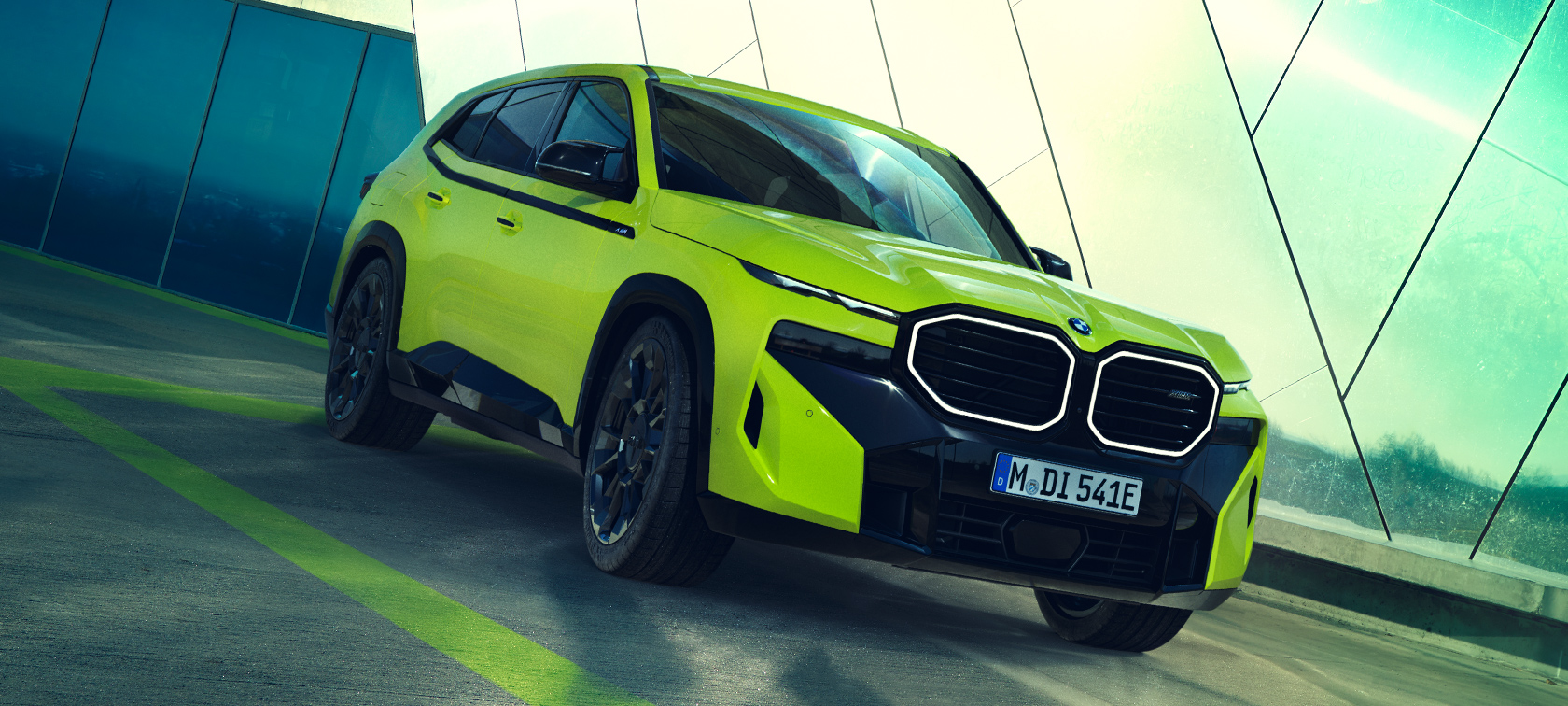 BMW XM 50e að leggja BMW XM 50e ytra byrði