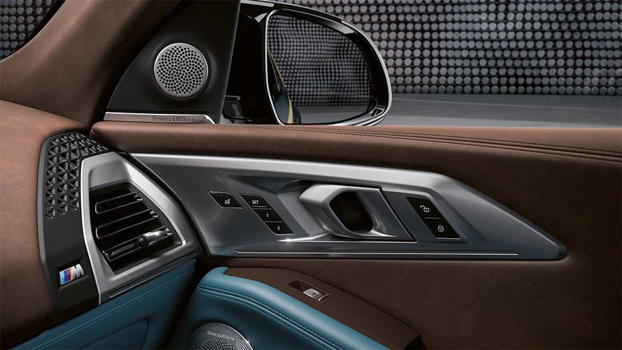 BMW XM, Bowers & Wilkins Diamond Surround-hljóðkerfi í innanrými