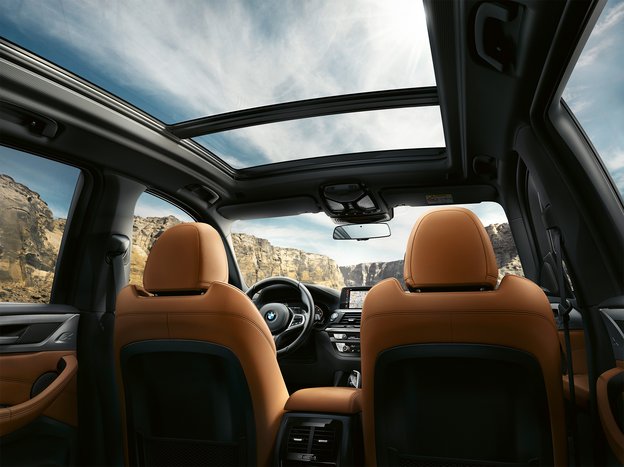 BMW X3 M40i, mynd af ökumannsrými tekin úr innanrými BMW X3 M40i, mynd af ökumannsrými tekin úr innanrými