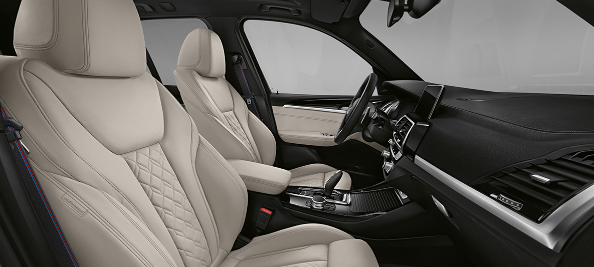 BMW X3, fílabeinshvítt vandað merino-leður úr BMW Individual-línunni BMW X3, fílabeinshvítt vandað merino-leður úr BMW Individual-línunni