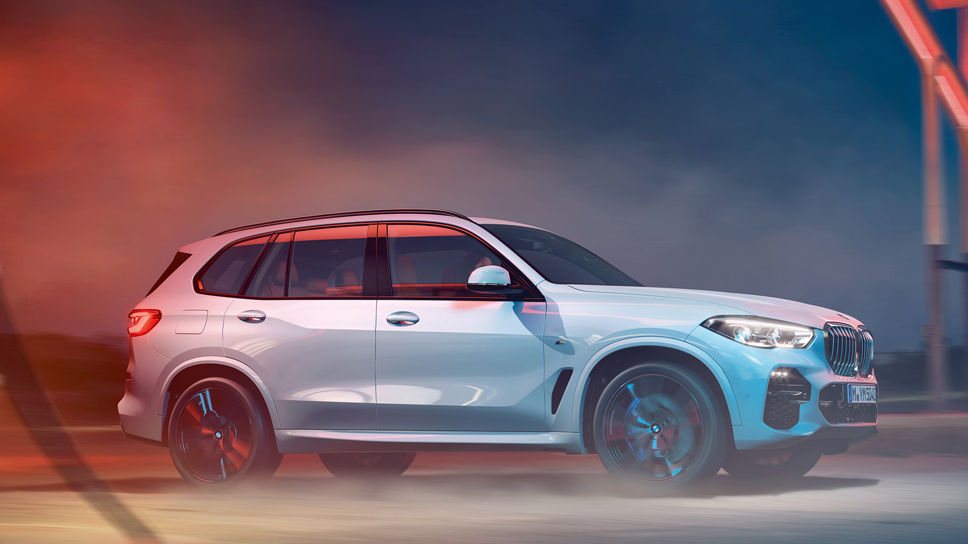 BMW X5 G05 2018, frá hlið Steinhvítsanseraður BMW X5 G05 2018, frá hlið