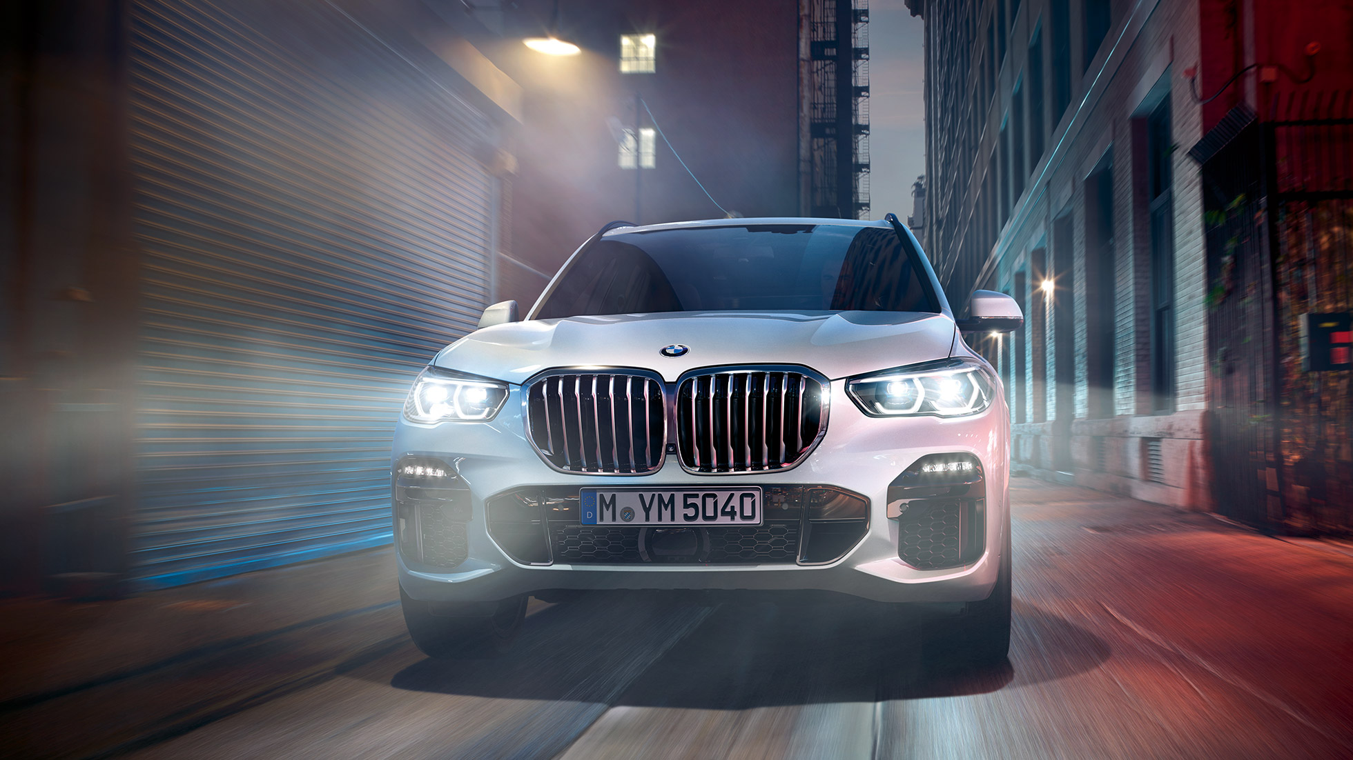 BMW X5, að framan Steinhvítsanseraður BMW X5 G05 2018, að framan
