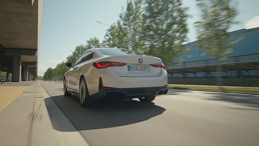 Myndband um aksturseiginleika BMW i4-rafbílanna Myndband um aksturseiginleika BMW i4-rafbílanna
