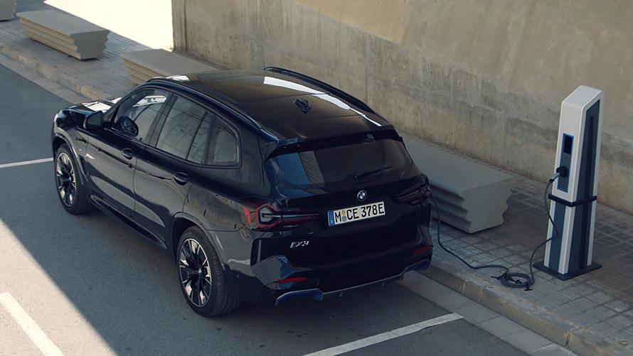 Myndband um háspennurafhlöðu BMW iX3-rafbílanna Myndband um háspennurafhlöðu BMW iX3-rafbílanna