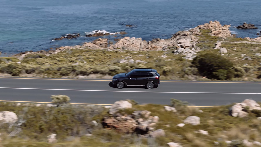 Rafdrifinn akstur á BMW tækni myndskeið Rafdrifinn akstur á BMW tækni rafbíll tengiltvinnbíll myndskeið
