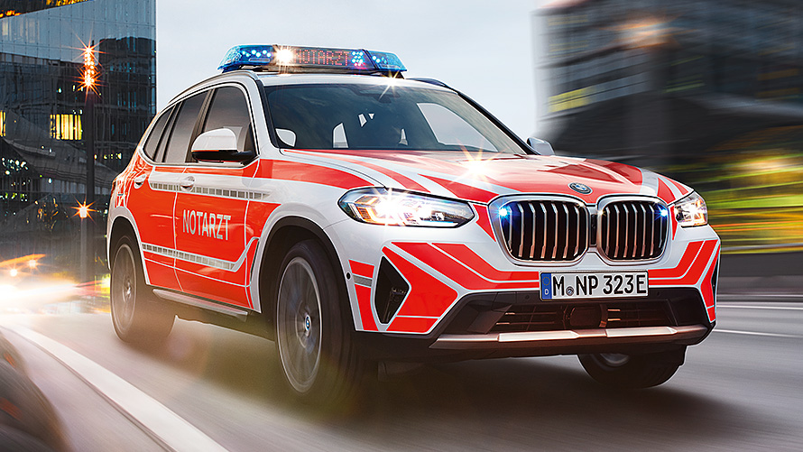 BMW X3 G01LCI-útkallsbíll fyrir lækna BMW X3 G01LCI-útkallsbíll fyrir lækna, skásett sjónarhorn á framhlið í akstri