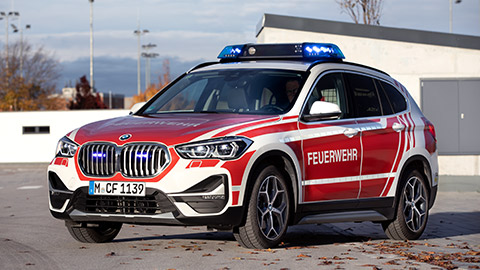 BMW X1 F48LCI-slökkviliðsbíll BMW X1 F48LCI-slökkviliðsbíll, skásett sjónarhorn á framhlið í kyrrstöðu