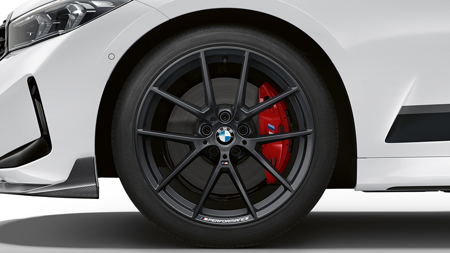 19" M Performance létt álfelga, 898 M BMW M Performance-búnaður Nærmynd af 19" M Performance léttri álfelgu, 898 M BMW M Performance-búnaður