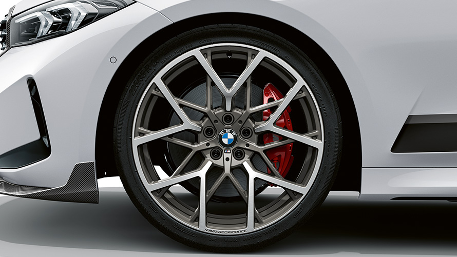 20" M Performance þrykkt felga, 795 M BMW M Performance-búnaður Nærmynd af 20" M Performance þrykktri felgu, 795 M BMW M Performance-búnaður
