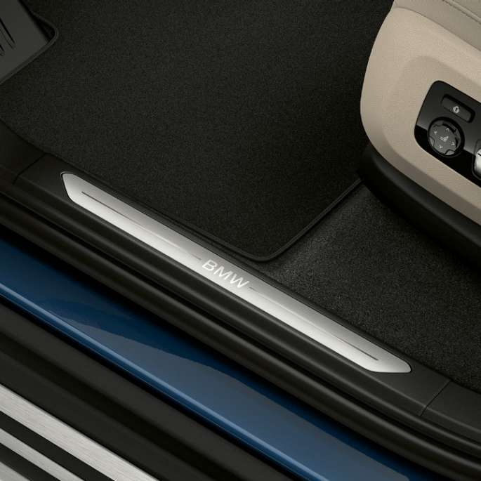 Blómablásanseruð xLine-útfærsla BMW X5 xDrive40i G05 2018, sílsalisti